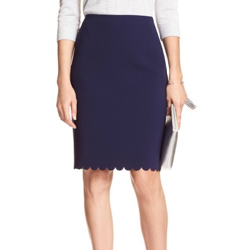 FINAL SALE Banana Republic Navy Scalloped Pencil Skirt 00P